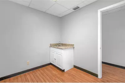 949 Lane Avenue S, Jacksonville, FL 32205 - Photo 10