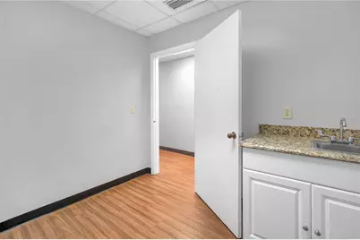 949 Lane Avenue S, Jacksonville, FL 32205 - Photo 16