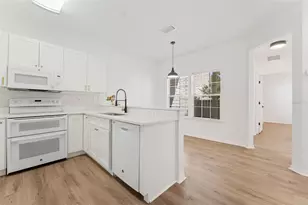 11585 NW 18th Pl, Gainesville, FL 32606 - Photo 10