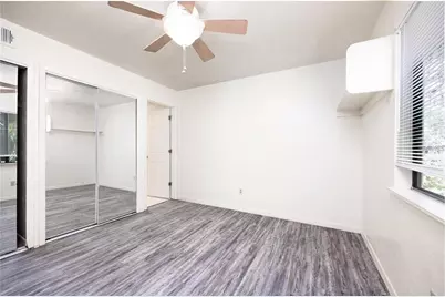 127 SE 16th Avenue #S-105, Gainesville, FL 32601 - Photo 4