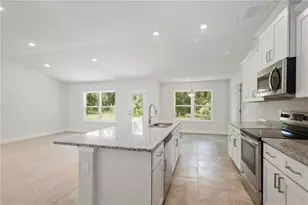 525 SW Bellflower Dr, Lake City, FL 32024 - Photo 8