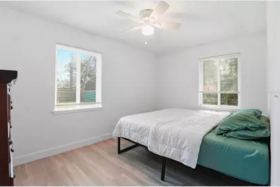 1115 NE 5th Place, Gainesville, FL 32601 - Photo 24