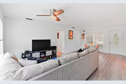 1115 NE 5th Place, Gainesville, FL 32601 - Photo 6