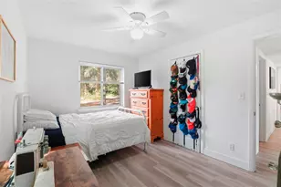 1115 NE 5th Pl, Gainesville, FL 32601 - Photo 20