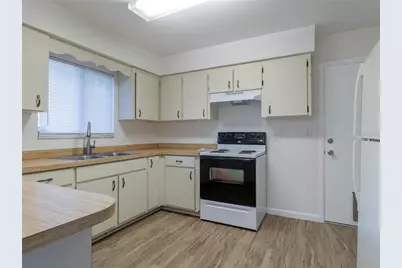 8104 SW 53rd Place, Gainesville, FL 32608 - Photo 4