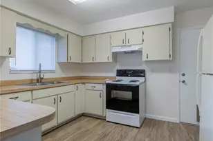 8104 SW 53rd Pl, Gainesville, FL 32608 - Photo 4