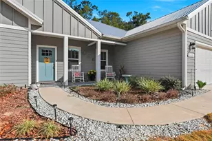 9092 Maryann Dr, Fanning Springs, FL 32693 - Photo 2