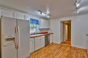 930 NW 29th Pl, Gainesville, FL 32609 - Photo 8