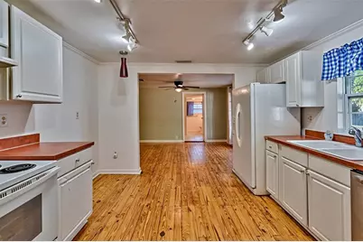 930 NW 29th Place, Gainesville, FL 32609 - Photo 10