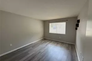 1035 SW 9th St, Gainesville, FL 32601 - Photo 8