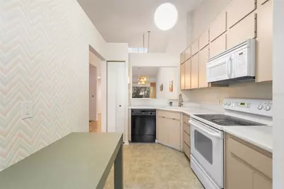 815 SW 51st Way #815, Gainesville, FL 32607 - Photo 6