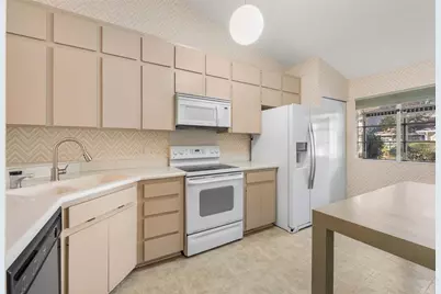 815 SW 51st Way #815, Gainesville, FL 32607 - Photo 4