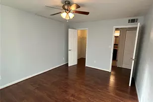 1015 SW 9th St, Gainesville, FL 32601 - Photo 10