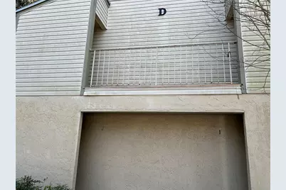 1015 SW 9th Street #D-2, Gainesville, FL 32601 - Photo 2