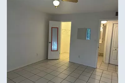 1015 SW 9th Street #D-2, Gainesville, FL 32601 - Photo 10