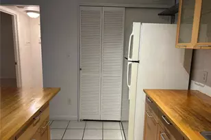 1015 SW 9th St, Gainesville, FL 32601 - Photo 6