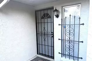 1101 SW 19th Pl, Gainesville, FL 32601 - Photo 4