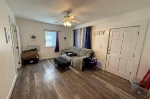 1020 NE 1st Ave, Gainesville, FL 32601 - Photo 2