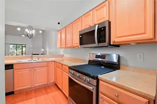 3946 NW 27th Ln, Gainesville, FL 32606 - Photo 4