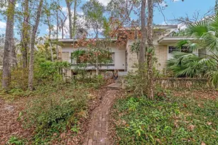 2062 NW 11th Rd, Gainesville, FL 32605 - Photo 2