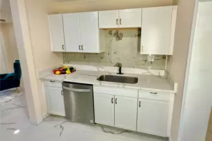 111 2nd St, Melrose, FL 32666 - Photo 10