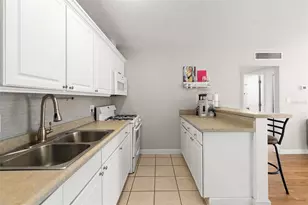 1700 SW 16th Ct, Gainesville, FL 32608 - Photo 8