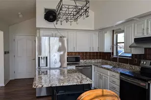 6404 NW 42nd Rd, Gainesville, FL 32606 - Photo 2