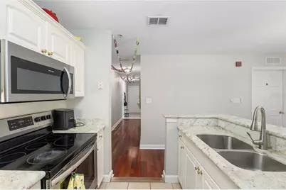 835 SW 9th Street #209, Gainesville, FL 32601 - Photo 6