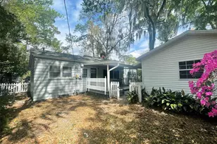 745 NE 10th Ave, Gainesville, FL 32601 - Photo 16