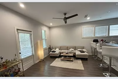 711 NW 10th Street #20, Gainesville, FL 32601 - Photo 2