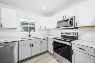 1523 NE 1st Ave, Gainesville, FL 32641 - Photo 24