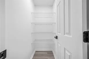 1523 NE 1st Ave, Gainesville, FL 32641 - Photo 8