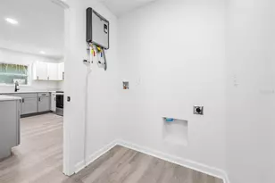 1523 NE 1st Ave, Gainesville, FL 32641 - Photo 12