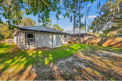 1523 NE 1st Avenue, Gainesville, FL 32641 - Photo 2