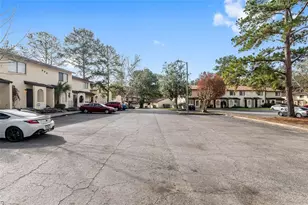 2735 SW 35th Pl, Gainesville, FL 32608 - Photo 4