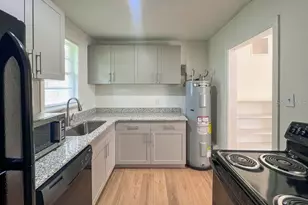 1122 NW 4th Ave, Gainesville, FL 32601 - Photo 8