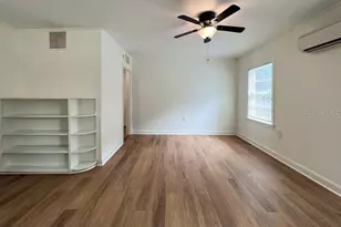 1122 NW 4th Ave, Gainesville, FL 32601 - Photo 2