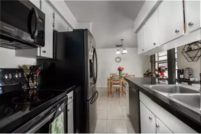 8031 SW 13th Road, Gainesville, FL 32607 - Photo 16