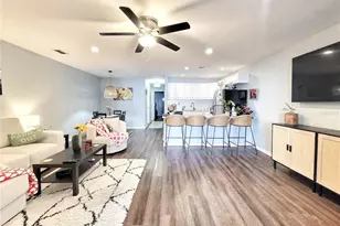 2830 SW 14th Dr, Gainesville, FL 32608 - Photo 2
