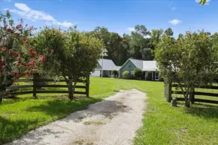 27471 NW 173rd Terrace, Alachua, FL 32615 - Photo 2