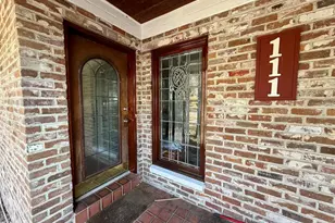 111 SW 23rd Terrace, Gainesville, FL 32607 - Photo 2