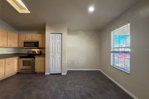 2131 NW 52nd Pl, Gainesville, FL 32605 - Photo 2