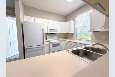 2211 NW 16th Terrace #2211, Gainesville, FL 32605 - Photo 6