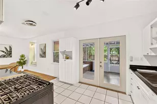 929 NE 7th Ave, Gainesville, FL 32601 - Photo 18