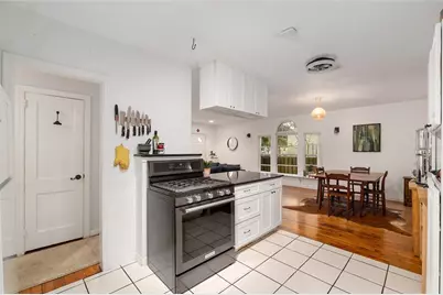 929 NE 7th Avenue, Gainesville, FL 32601 - Photo 14