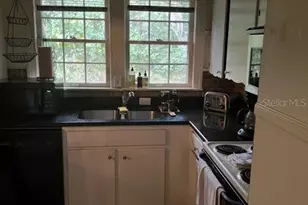 1118 NW 10th Ave, Gainesville, FL 32601 - Photo 8