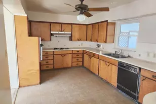 310 NE 7th Ave, Chiefland, FL 32626 - Photo 4