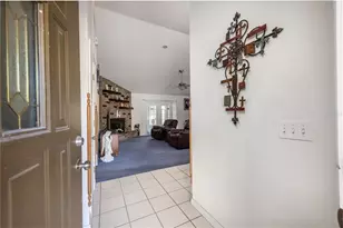 327 SW Timuqua Terrace, Fort White, FL 32038 - Photo 4