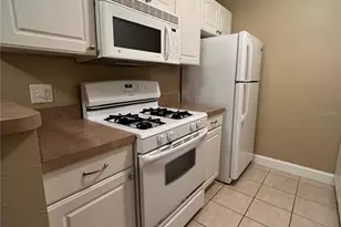 1700 SW 16th Ct, Gainesville, FL 32608 - Photo 4