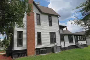 105 SE 1st Ave, Lake Butler, FL 32054 - Photo 2